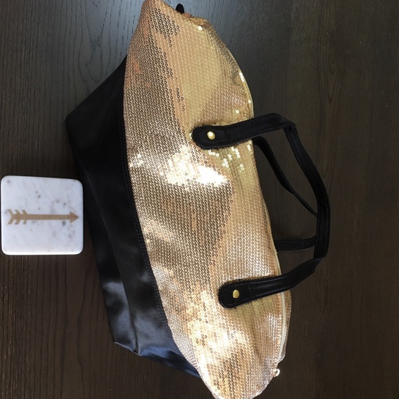 Purse - Picture 2 of 2